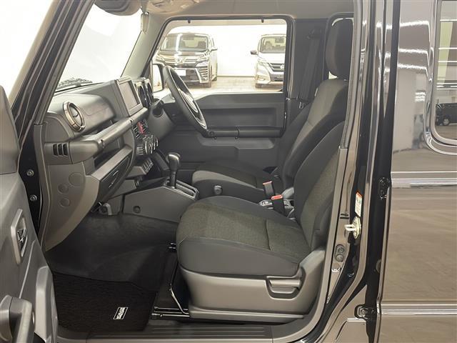 気になる車はすぐにお問い合わせください！画面右側の0066から始まる無料ダイヤルからお問い合わせ下さい！専門スタッフがお車のご質問にお答えいたします！