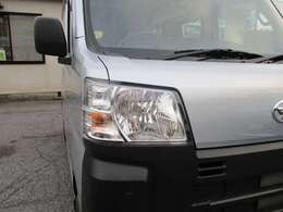 ヘッドライトのくすみや小さな傷など、くすんだレンズもある程度まで綺麗に復活します♪お車のライトが気になる方はお気軽にご相談下さいね♪