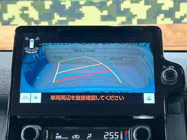 【バックカメラ】駐車時に後方がリアルタイム映像で確認できます。大型商業施設や立体駐車場での駐車時や、夜間のバック時に大活躍！運転スキルに関わらず、今や必須となった装備のひとつです！