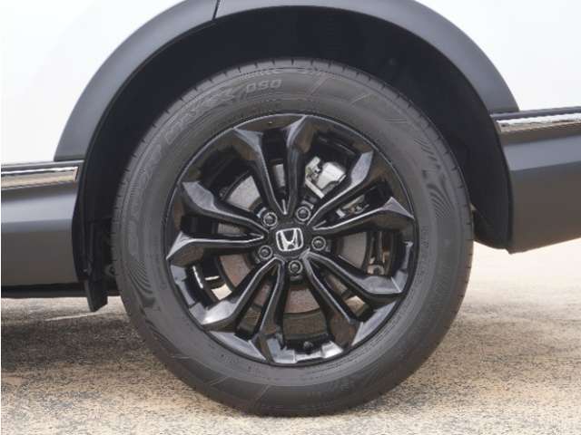 アルミホイール装着車です！これで足元まわりもおしゃれにきまります！