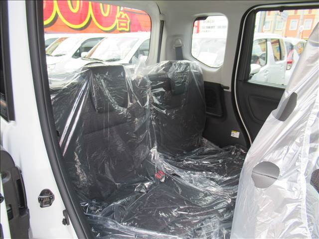 もちろん車内はきれいです☆中古車と違って使用感が全くないのは魅力の一つだと思います。