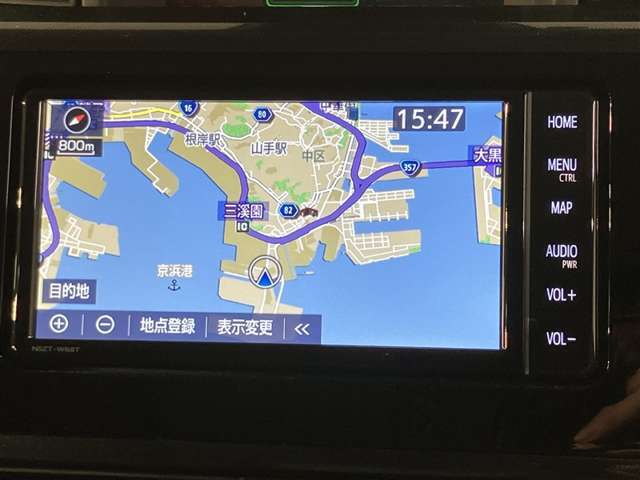 いまや必須装備「ナビゲーション」搭載！知らない場所にスイスイッとドライブ。もう、これなしではハンドルを握れませんね！でも運転中の操作は危険ですのでご注意ですね☆