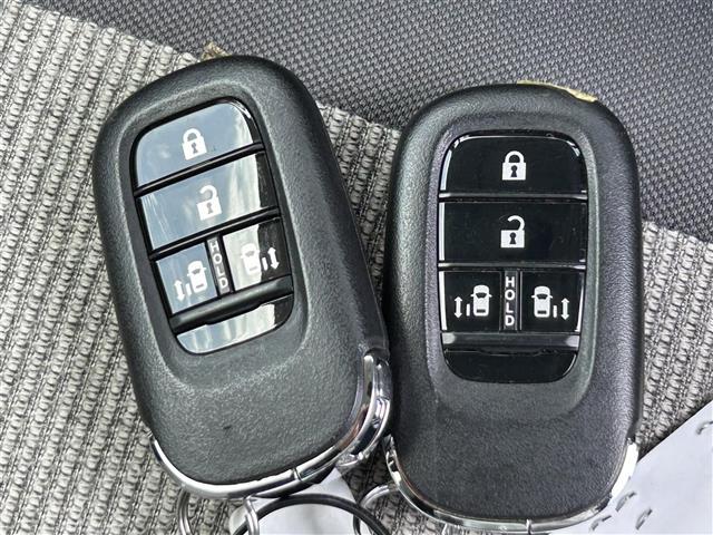 【付属品】このクルマ限定で使える装備品が付いています！使い方などはぜひ実際に店舗にお越しいただき、専門スタッフにお尋ねください！