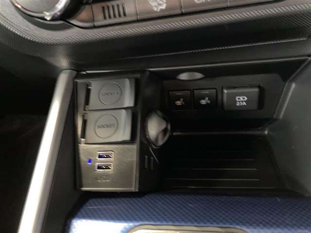運転席助手席シートヒーター装備(^^♪