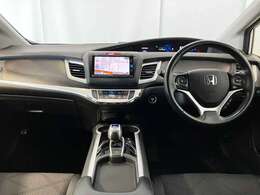 メーターやシフト、スイッチ位置など運転席まわりの配置はしっくりいきたいものですね！まずは座ってチェックしてみて下さい♪