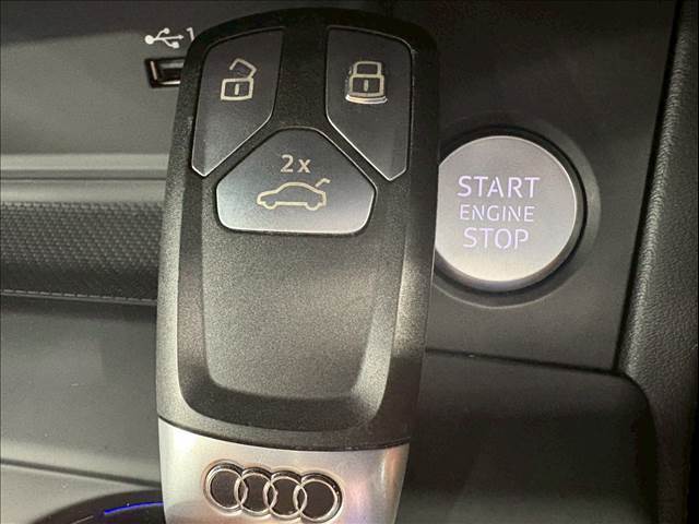 車内へのアクセス楽々、今や必須アイテムの「スマートキー」には、キー複製防止「イモビライザー」まで備わっております。