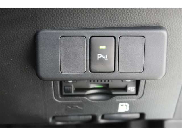 【クリアランスソナー】警告音と表示で、障害物の確認をアシスト♪縦列駐車時や駐車場・車庫などでの取り回しをサポートします。