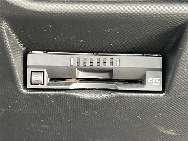 今や必需装備となりつつある、【ETC】搭載車！当店でセットアップが可能ですので、ご納車当日からご使用が可能です！高速道路料金のお支払いが楽々です！