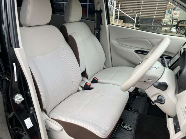 【店内】キッズスペースもございますので、お子様連れでもお気軽にお越しください！ゆっくり愛車選びをしていただけます♪