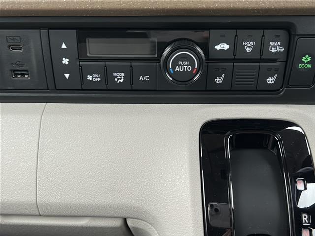 【運転席操作部】快適なドライブを楽しむための機能が装備されています！運転席から触れるので、使いやすいです！除菌プランいれていただくと、さらに清潔で安心していただけます！