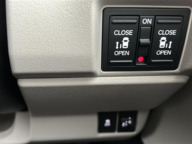 【運転席操作部】快適なドライブを楽しむための機能が装備されています！運転席から触れるので、使いやすいです！除菌プランいれていただくと、さらに清潔で安心していただけます！