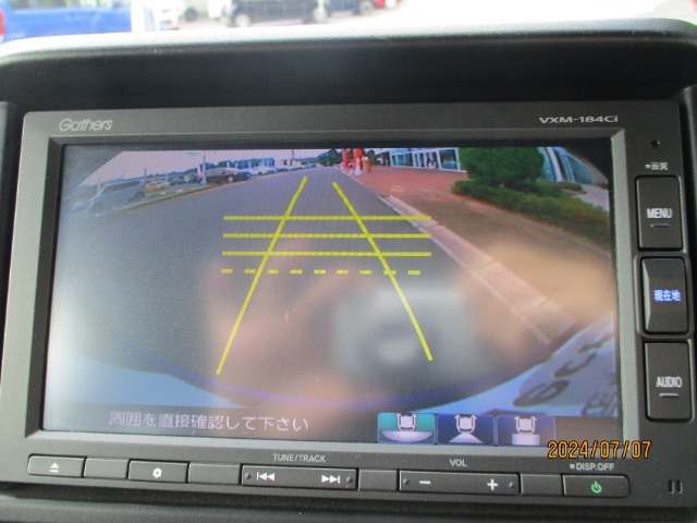 ナビゲーション付き！バックカメラ機能で駐車も安心☆