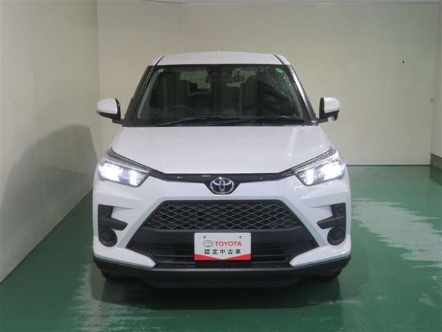 明度の高いLEDヘッドライトで、夜間の運転も安心です。