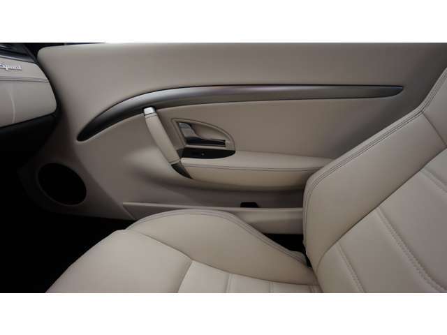 Maserati神戸の車輌も共有しておりますので、お気軽にお問い合わせ下さい♪♪☆無料通話番号☆0078-6002-354690