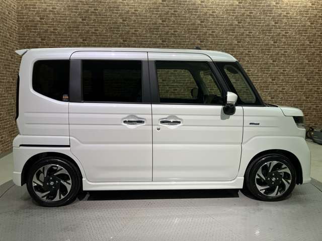 ■親切・丁寧な接客をお約束■　初めてお車のご購入を検討されている方や、お車についてあまり詳しくない方にも分かりやすい接客を心掛けております。女性営業スタッフも在籍！購入に不安がある女性の方もぜひ♪