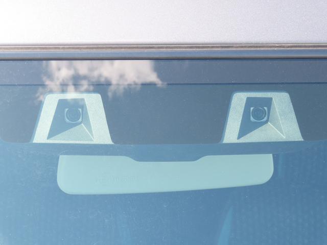 【デュアルカメラブレーキサポート】フロントガラス上部に設置された2つのカメラで前方の車両や人物を検知し、衝突を回避できないと判断した場合に衝突被害軽減ブレーキが作動。衝突を回避または軽減します☆