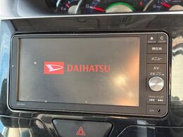 【純正ナビ】人気の純正ナビを装備。オーディオ機能も充実しており、Bluetooth接続すればお持ちのスマホやMP3プレイヤーの音楽を再生可能！毎日の運転がさらに楽しくなります！！