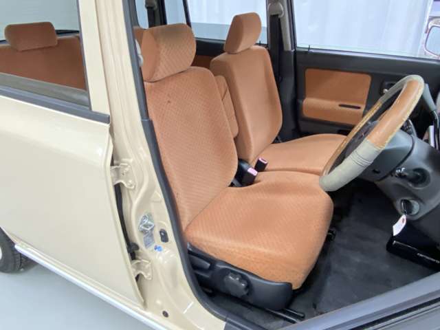 【試乗OK】お車の移動や手続きなどございますので、ご希望の際はご来店日時を前日までにご連絡ください。ナンバープレートの無い車の公道での試乗は、スタッフの運転となります。