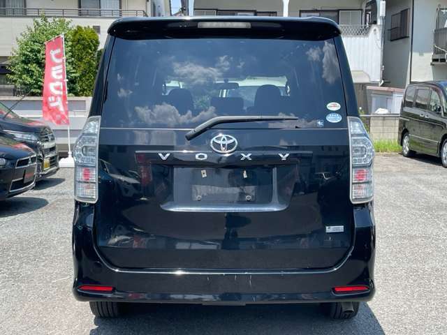 車両入庫チェックでは　エンジン・機関系を初め　電装装備、内装など100項目以上のチェックをしています。　もちろん試乗も行っていますのでご安心下さい。