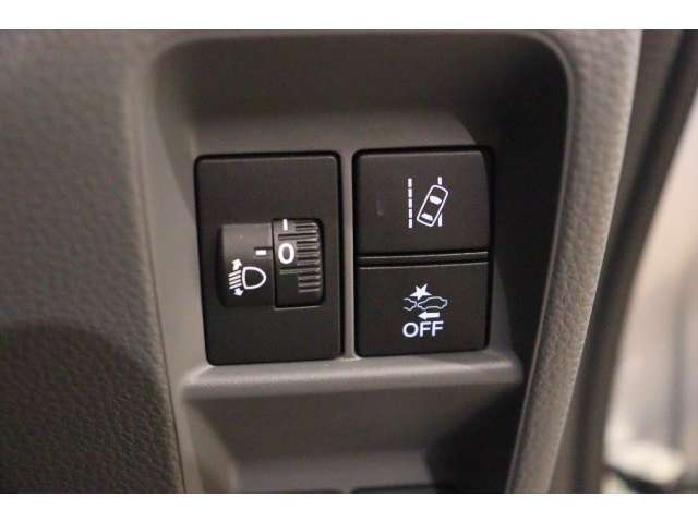 自動で障害物を検知してブレーキ補助をしてくれます！