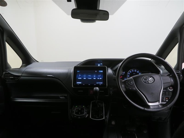 車検が残っているお車です。時間がかからずご納車可能です。お問い合わせはお気軽に、『カーセンサーを見た！』とお電話ください。