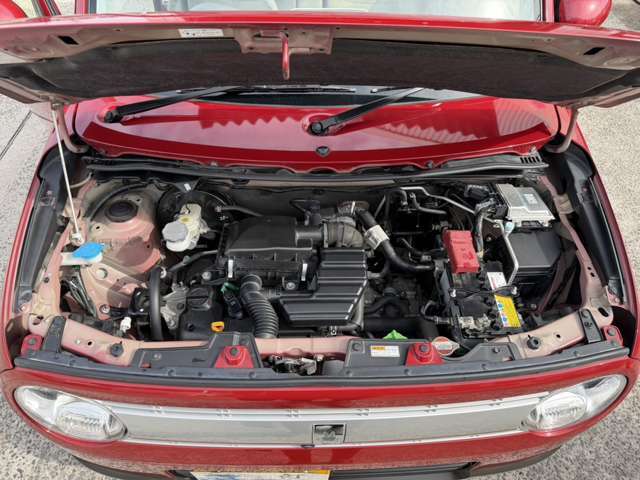 【エンジンルーム】エンジンルームも手を抜きません！しっかり整備しておりますので安心してお乗りいただけます。