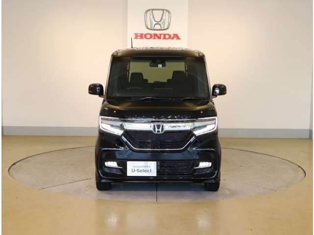 「自動車保険」と「あんしん特典」がひとつになったHondaのお店ならではの保険プランです。お客様のカーライフにより一層の安心をプラスします。