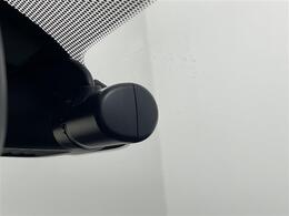 【ドライブレコーダー】映像・音声などの運転中の記録を残します。事故などを起こした起こされた時の証拠になりえますので、もしも時でも安心ですね。