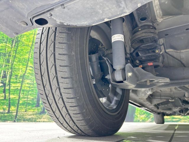 お車を安心してお乗りいただく為には、足回りの定期点検が欠かせません。サービスサポート（有償保証）では無料点検もご提供しており、安心のカーライフをお過ごしいただけるサポート体制が整っています。