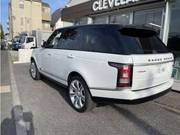 ブラックとホワイトの2トーンがオシャレですね！