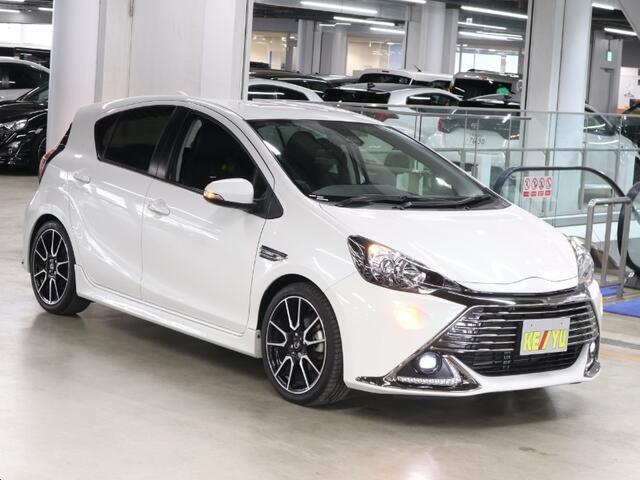 雨が降ってもゆったりと車選びができる全天候型立体展示場！エスカレーター完備！