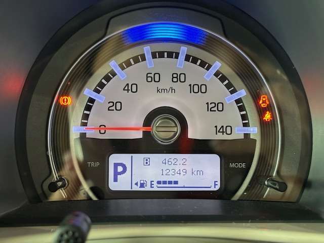 メーターまわりも見やすくドライブに出かけたくなりますね。