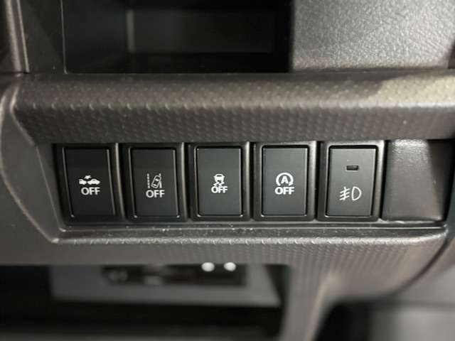 各種スイッチは運転席右側にございます。