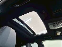 【サンルーフ】人気メーカーオプション。開放感溢れる車内を演出します☆