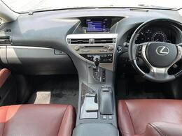 インパネ周りの画像です。店舗にて現車の確認もいただけますので、お電話で在庫のご確認の上是非ご来店くださいませ！！！ワクワクするクルマ選びをご提案します！