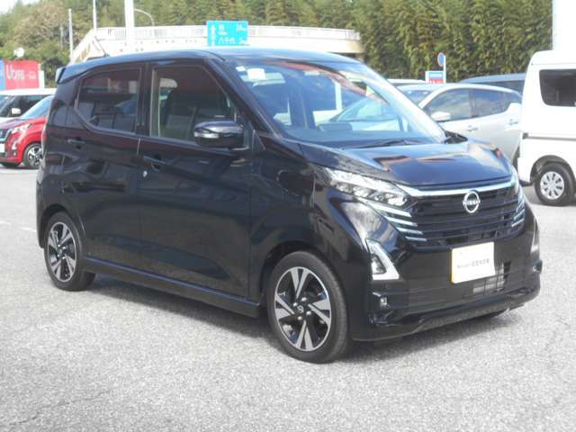 ご愛用車にはボディのガラスコ-ティングをお勧めします。強固なガラス被膜とフッ素化合物被膜を形成することで汚れをつきにくくし、輝きを保護致します。