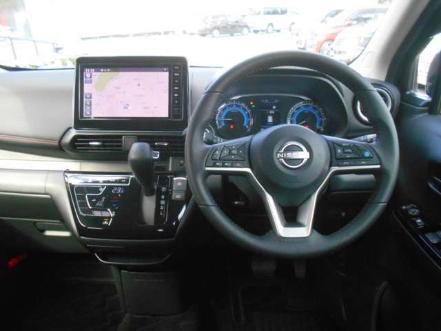 大きなナビ、長距離運転、疲れにくい運転席でデイズの快適ドライブ