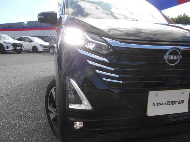 とても明るくて夜間も安心・しかも消費電力も少ないLEDヘッドライト付き。