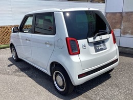 自社整備工場で点検整備をおこなってからお渡ししています。車検が残っている場合は『12ヶ月点検整備』を、車検整備付きの場合は『車検整備』をおこないます。整備費用は車両本体価格に含まれています。