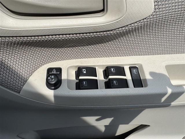 グループ総在庫数約300台以上！！また「メンテナンスサポート」「U-CAR安心サポート」等の購入後のサービスも充実！たくさんのお問い合わせ・ご来店心よりお待ちしております！