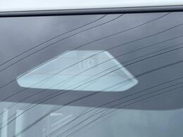 【スズキ　セーフティサポート】走行中に前方の車両等を認識し、衝突しそうな時は警報とブレーキで衝突回避と被害軽減をアシスト。より安全にドライブをお楽しみいただけます。