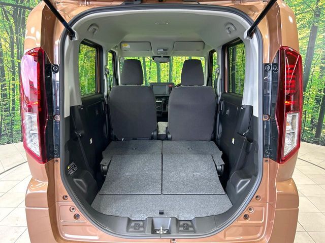 普段のお買い物や通勤、送迎等に十分な荷室スペースを確保しております。セカンドシートを倒すと、大きな荷物の積載も可能です♪