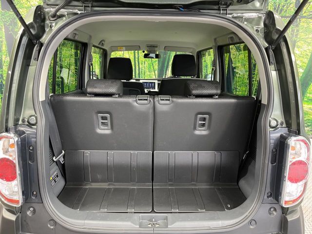 普段のお買い物や通勤、送迎等に十分な荷室スペースを確保しております。セカンドシートを倒すと、大きな荷物の積載も可能です♪