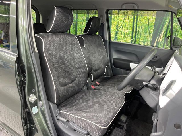 運転席シート廻りは使用感も少なく、良好な状態となっています。丁寧に使われていたことがよくわかりますね。