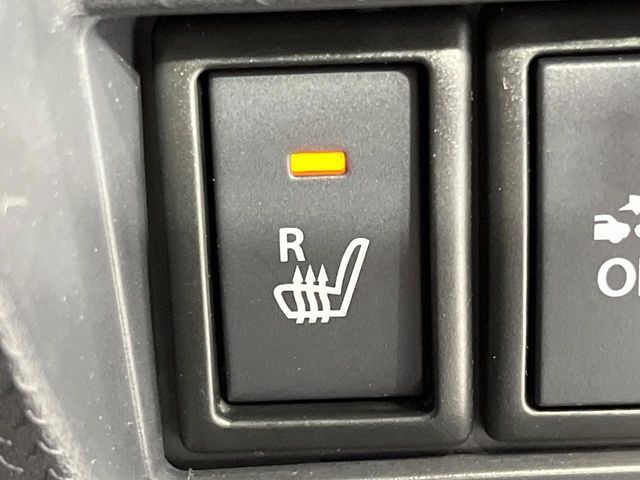 【シートヒーター】寒い日に重宝するシートヒーター！エアコンより早く温まってくれるので寒がりの人も安心ですね♪エアコンの温風は乾燥するから苦手、という方にもをおすすめです。