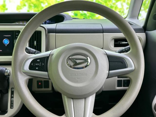 WECARSの展示場では実際に見て、触ってお車をお選びいただけます！知識の豊富な営業スタッフが様々なカーライフをご提案いたします！