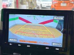 バックカメラがついて後方確認が簡単にできます！苦手としている車庫入れ等も安心して出来ますね！凄く需要の高い装備ですので、最初から付いていれば言う事なしですよね！？