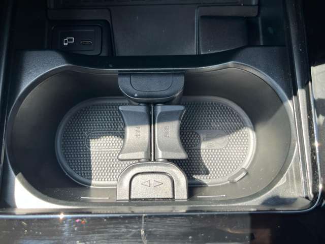 将来的な不具合等のトラブルを避ける為、修復歴・事故歴のある車は展示しておりません＾＾