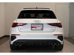 当店の車両は認定中古車ですので、万が一の際も全国のアウディディーラーで修理が可能です。遠方のお客様もご安心の上、ご検討下さい。