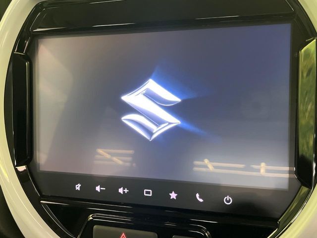 【純正ナビ】人気の純正ナビを装備。オーディオ機能も充実しており、Bluetooth接続すればお持ちのスマホやMP3プレイヤーの音楽を再生可能！毎日の運転がさらに楽しくなります！！
